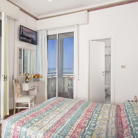 Hotel Titanus เบลลาเรีย-อีเจอา มารีนา ภายนอก รูปภาพ