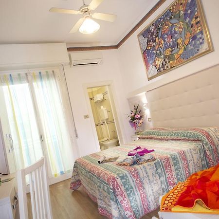Hotel Titanus เบลลาเรีย-อีเจอา มารีนา ภายนอก รูปภาพ