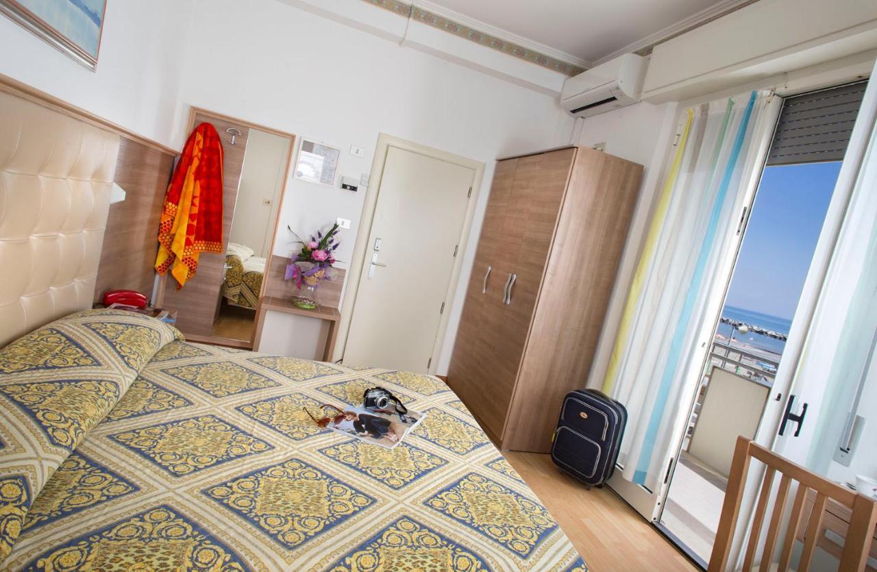 Hotel Titanus เบลลาเรีย-อีเจอา มารีนา ภายนอก รูปภาพ