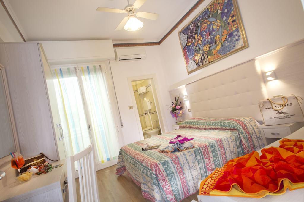 Hotel Titanus เบลลาเรีย-อีเจอา มารีนา ภายนอก รูปภาพ