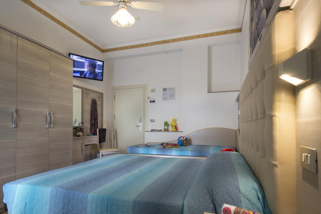 Hotel Titanus เบลลาเรีย-อีเจอา มารีนา ภายนอก รูปภาพ
