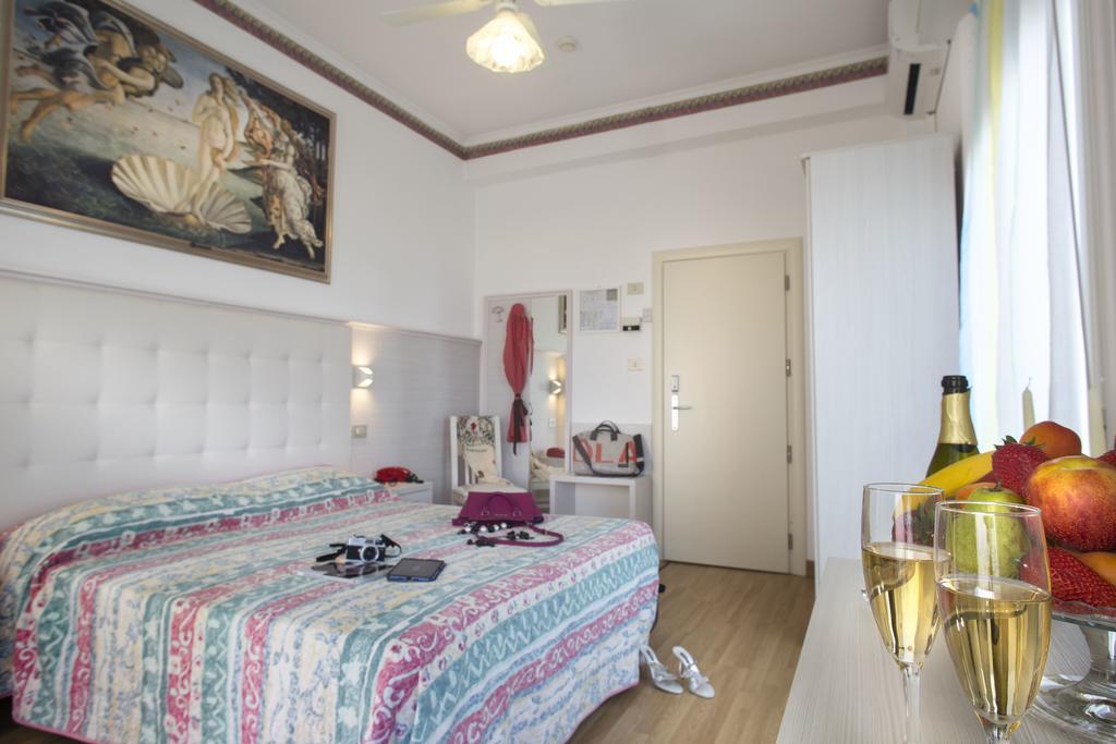 Hotel Titanus เบลลาเรีย-อีเจอา มารีนา ภายนอก รูปภาพ