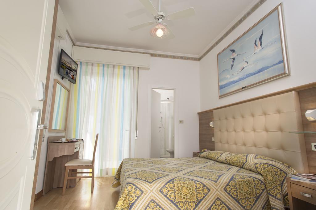 Hotel Titanus เบลลาเรีย-อีเจอา มารีนา ภายนอก รูปภาพ
