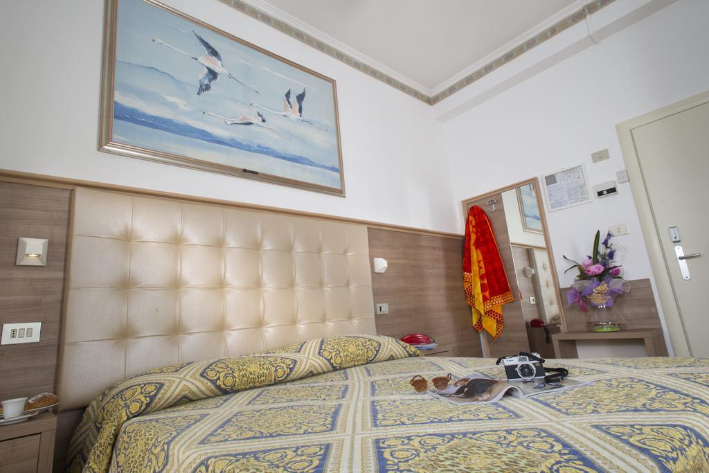 Hotel Titanus เบลลาเรีย-อีเจอา มารีนา ภายนอก รูปภาพ