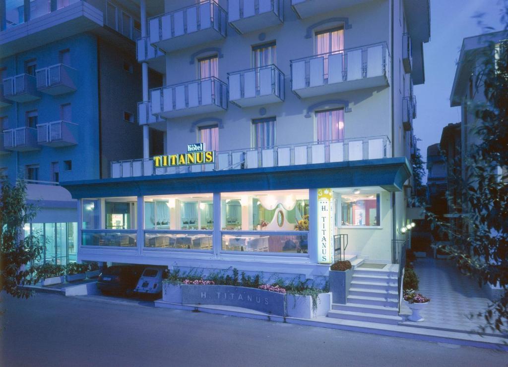 Hotel Titanus เบลลาเรีย-อีเจอา มารีนา ภายนอก รูปภาพ